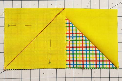 Step 6 Repeat Steps 2 and 3 to finish making the flying geese unit.