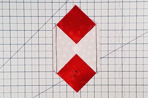 Step 4c Square in a Square: When you finish clipping the first two corners the unit looks like this... Step 4c Square in a Square: When you finish clipping the first two corners the unit looks like this...